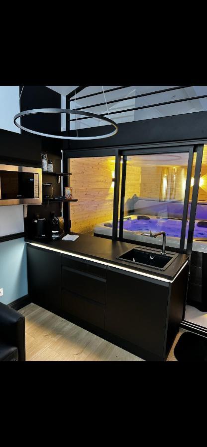 Les Suites De Stanislas Jacuzzi & Spa Nancy Buitenkant foto
