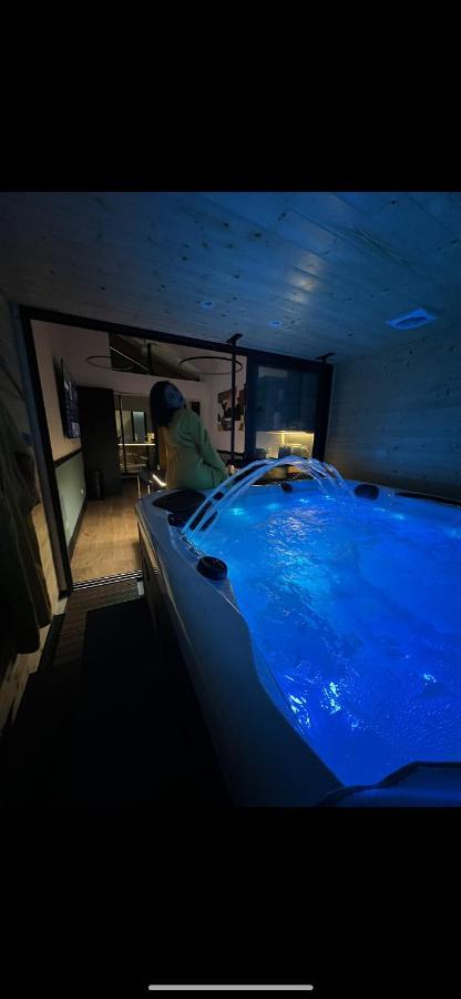 Les Suites De Stanislas Jacuzzi & Spa Nancy Buitenkant foto